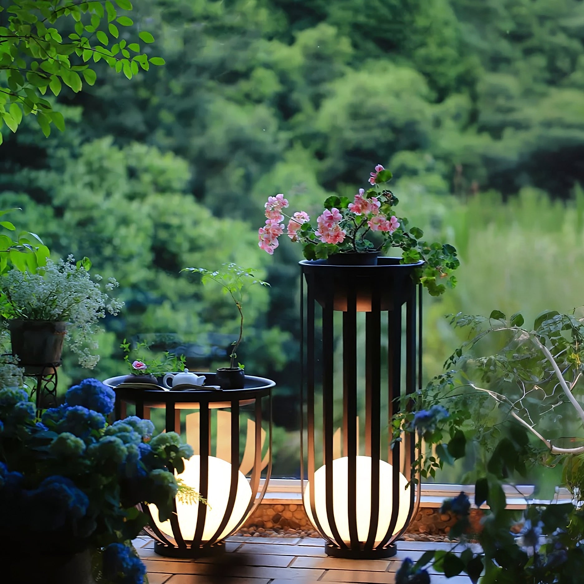 NoWire SolarGlow Outdoor LED Plant Stand